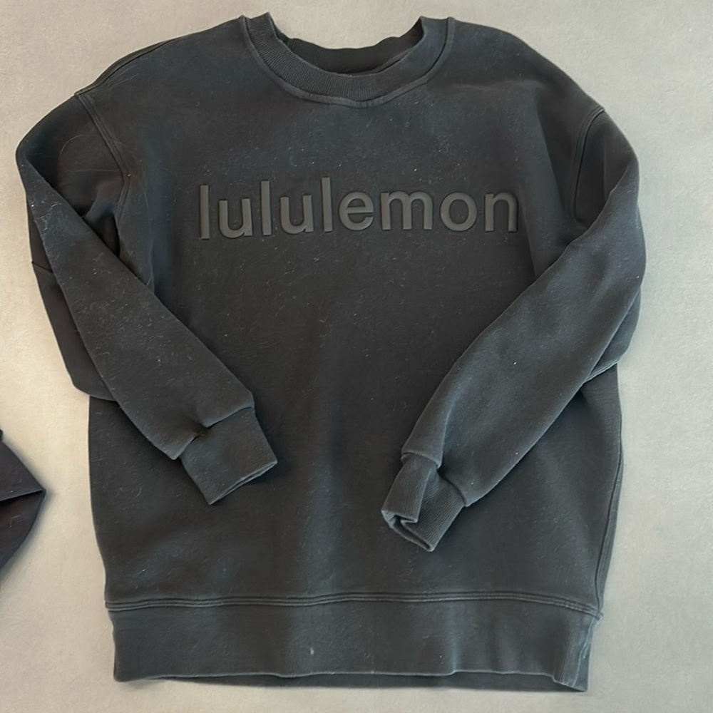 Black lululemon sweatshirt
